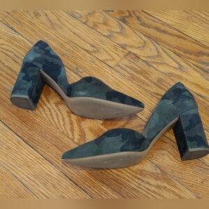 gently used camo block heels